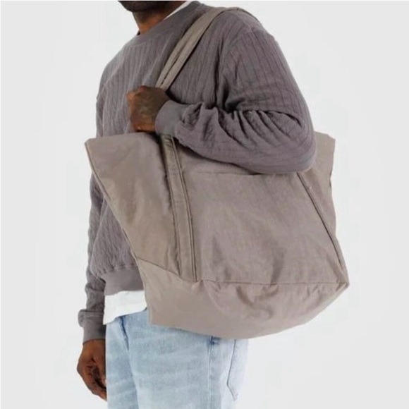 NWT Baggu Travel Cloud Bag - Dove - Picture 2 of 3